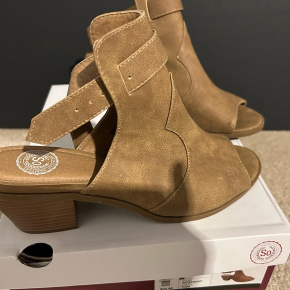 Open toe and heel booties - Picture 2 of 7